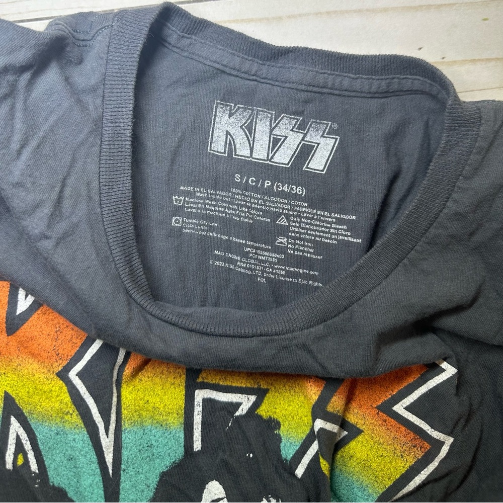 Kiss Graphic Tee - Black - Picture 3 of 3
